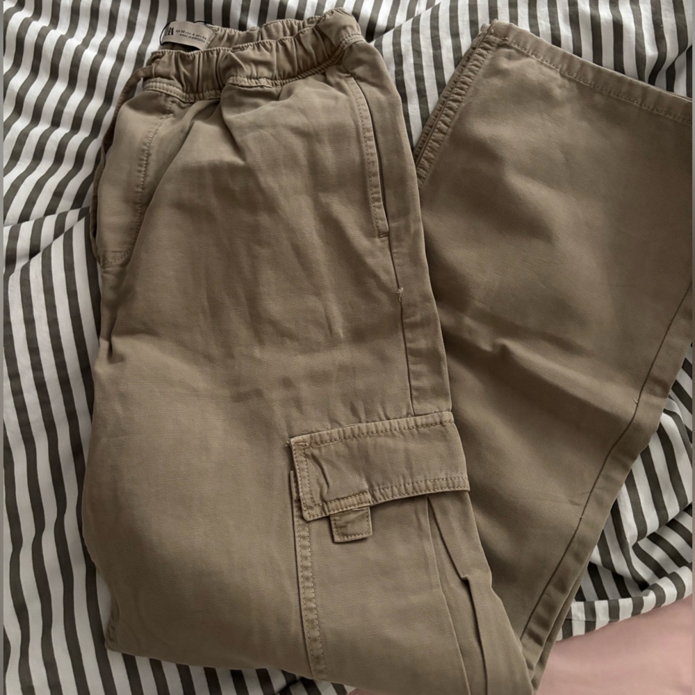 Zara Women's Tan Cargo Pants